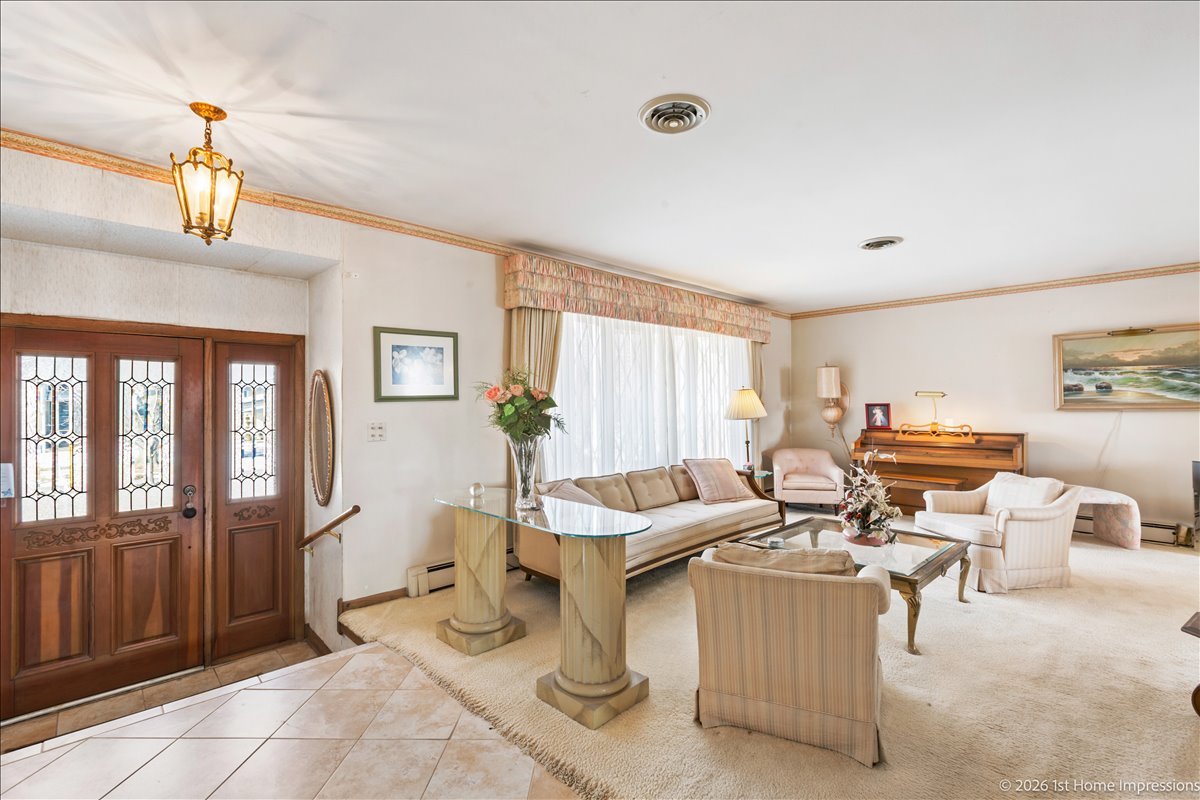 10441 Long Avenue, Oak Lawn, IL 60453