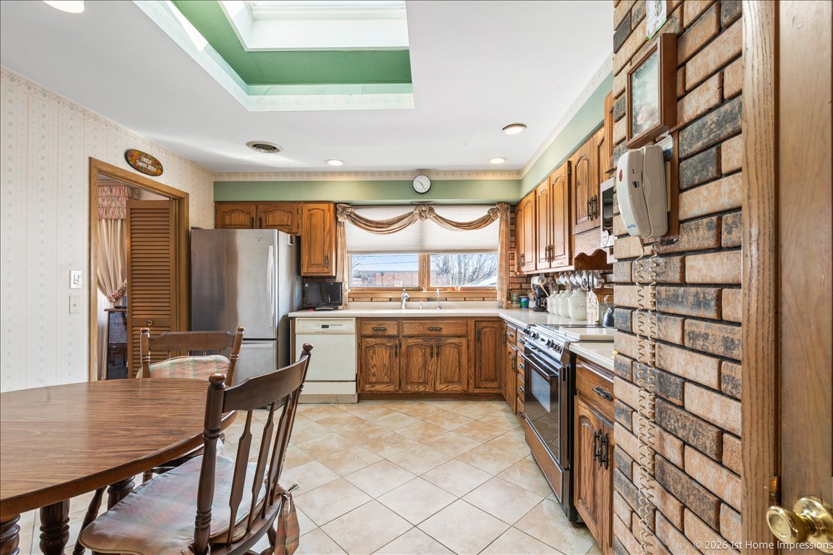 10441 Long Avenue, Oak Lawn, IL 60453