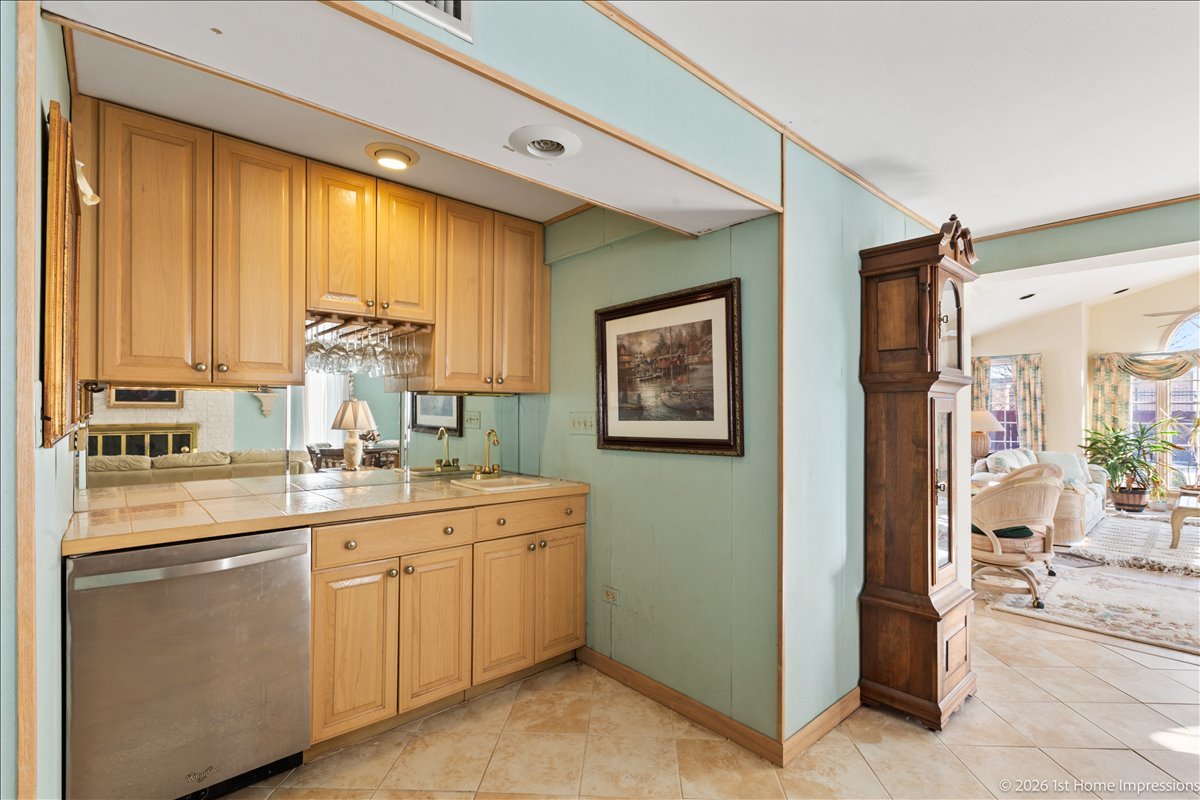 10441 Long Avenue, Oak Lawn, IL 60453