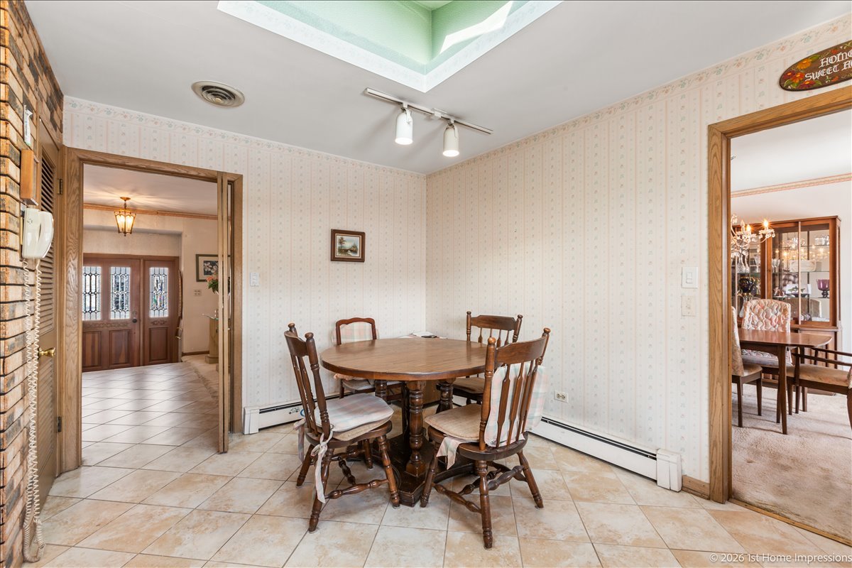 10441 Long Avenue, Oak Lawn, IL 60453