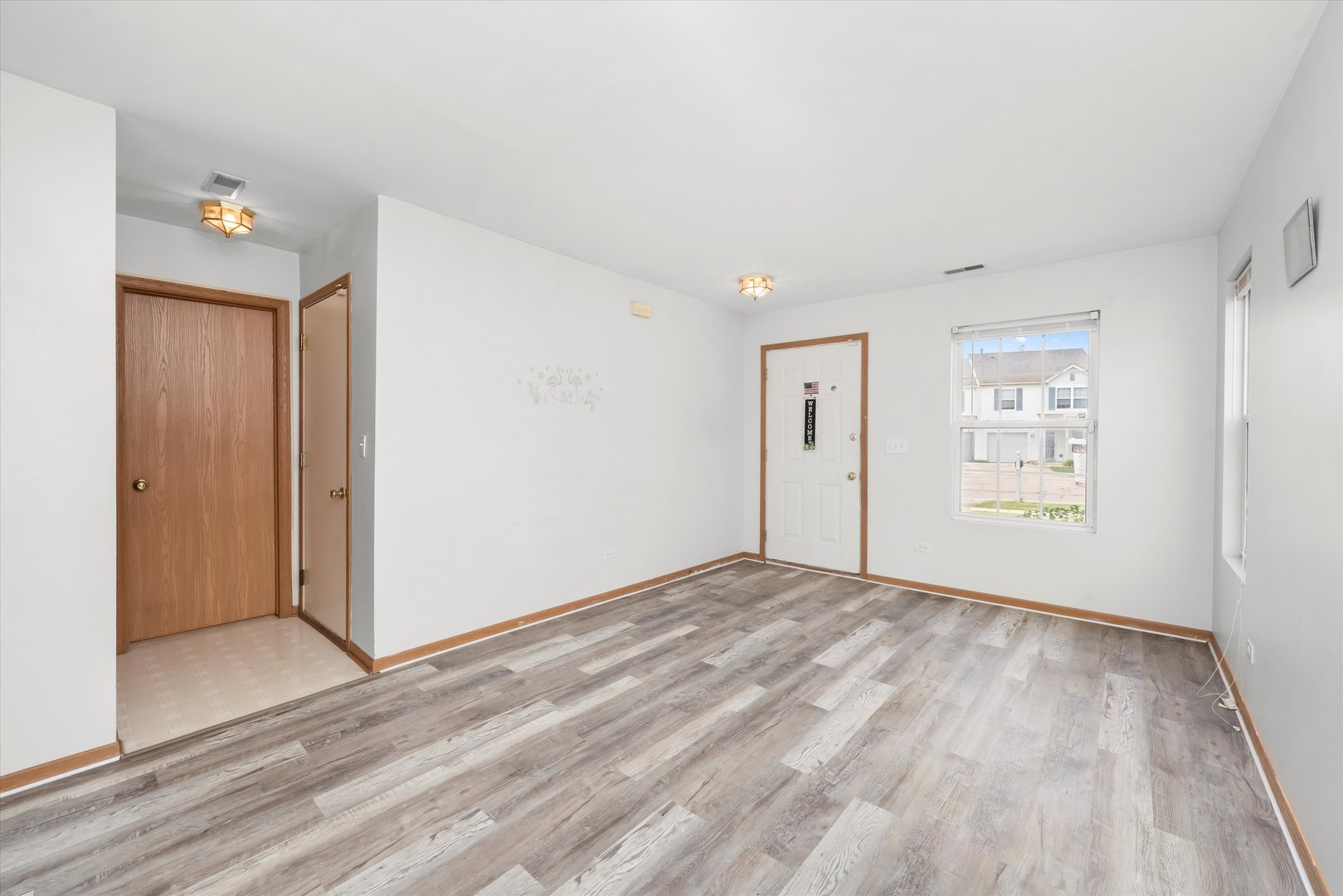 923 E SAVANNAH Drive, Romeoville, IL 60446