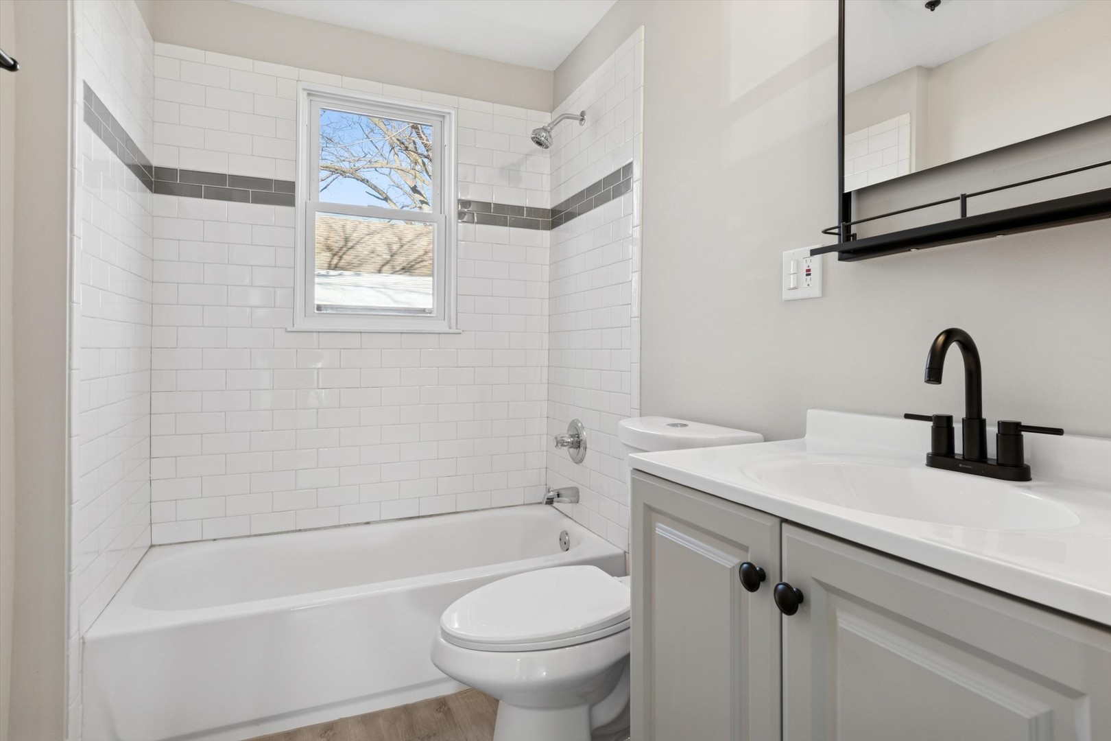 1208 S Union Street, Aurora, IL 60505