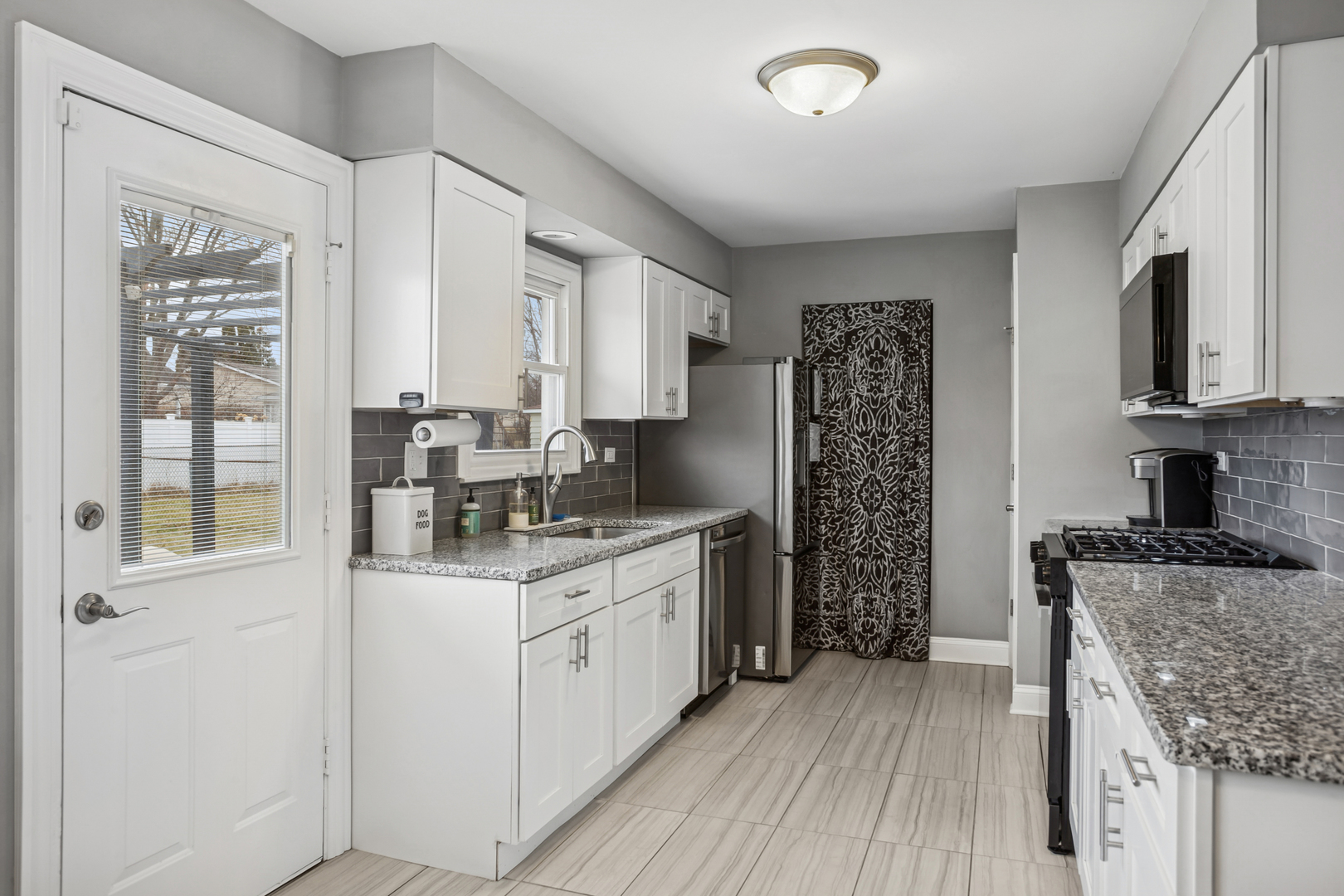 988 Cooper Court, Elk Grove Village, IL 60007