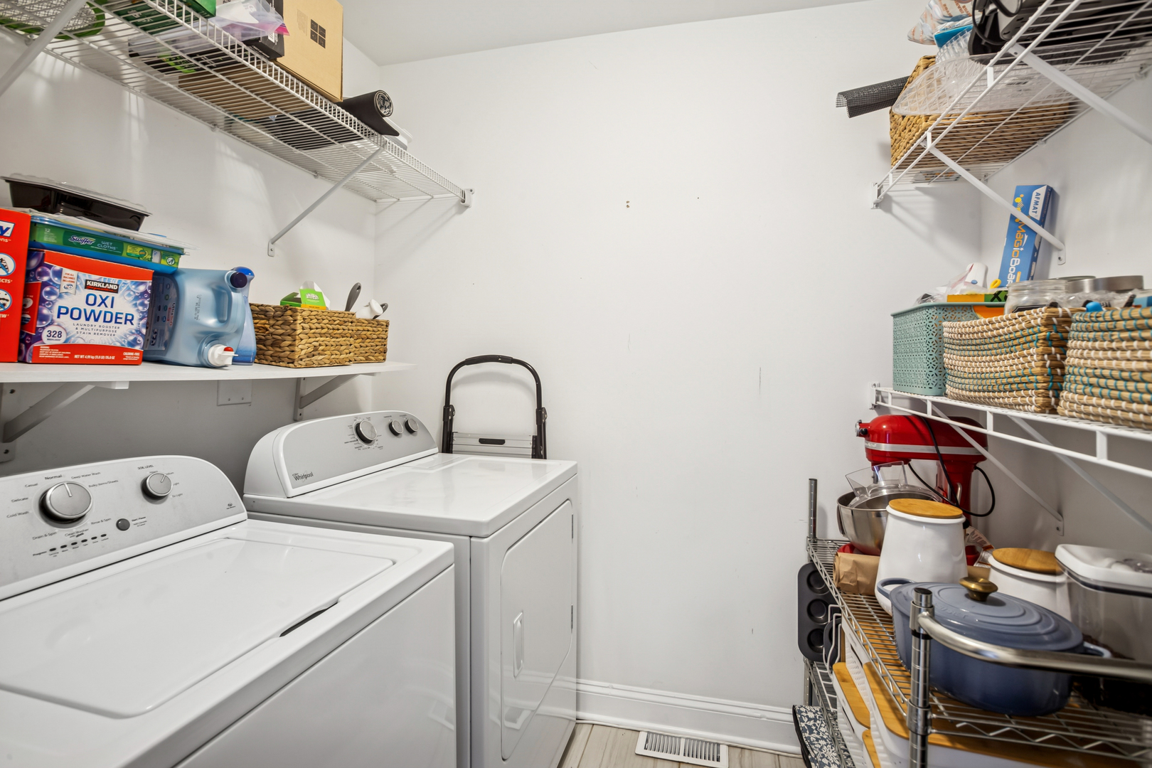 988 Cooper Court, Elk Grove Village, IL 60007