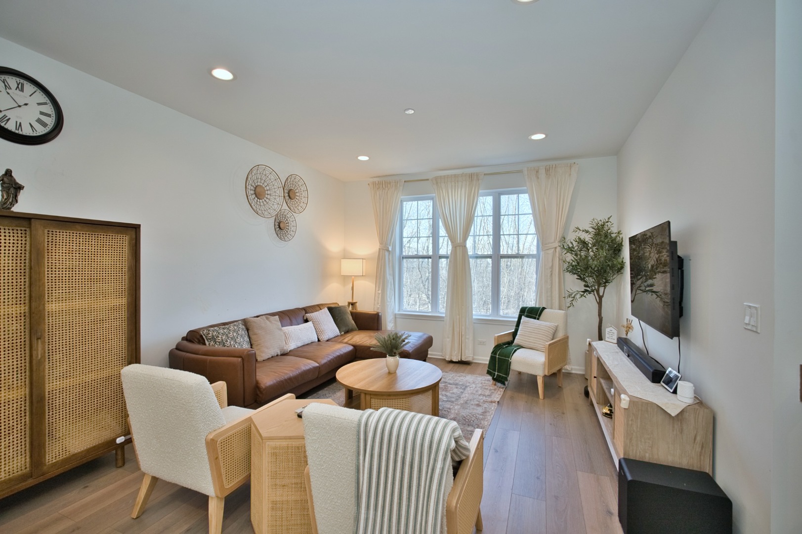 30W024 Brayman Court, Warrenville, IL 60563