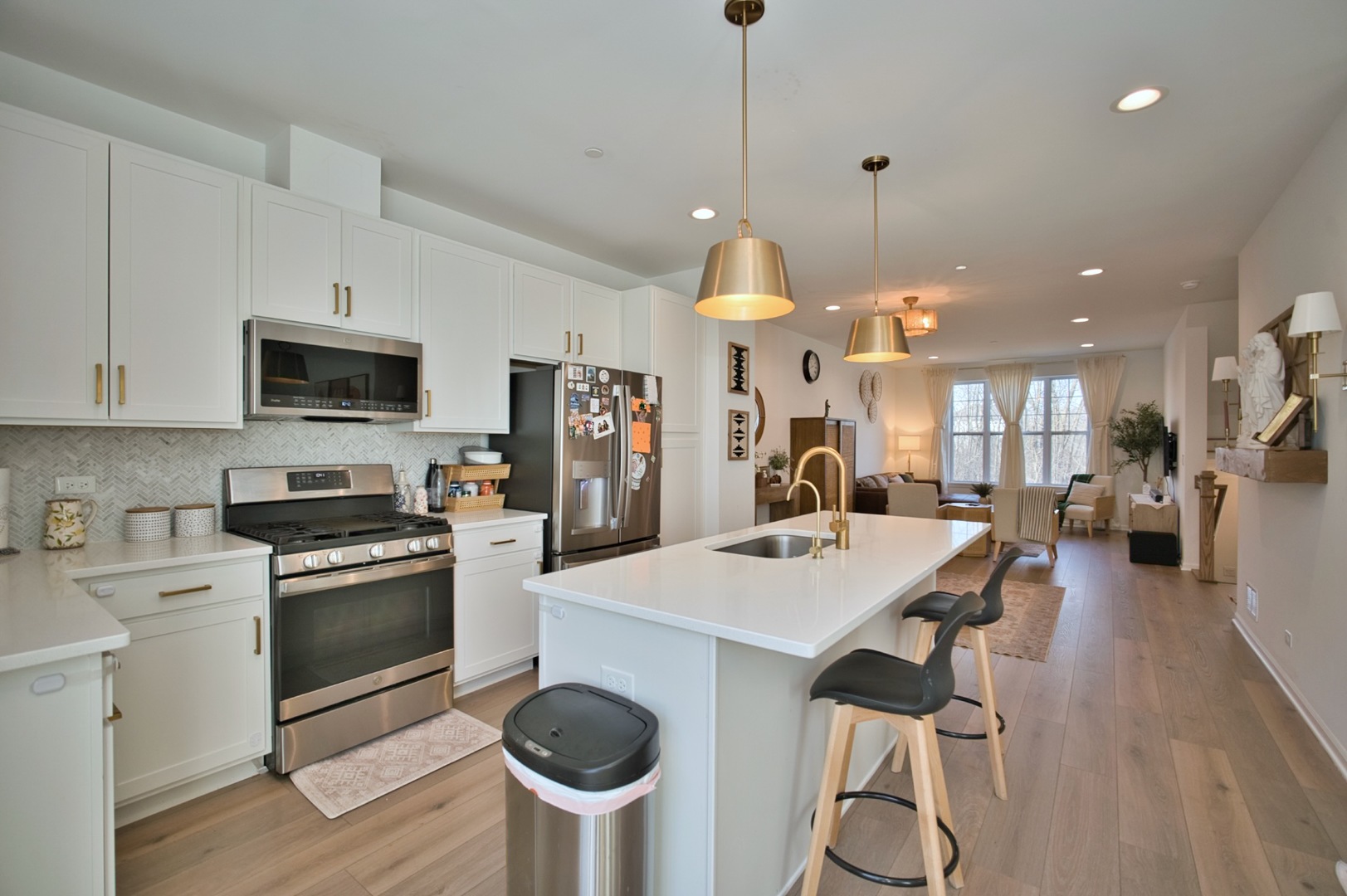 30W024 Brayman Court, Warrenville, IL 60563