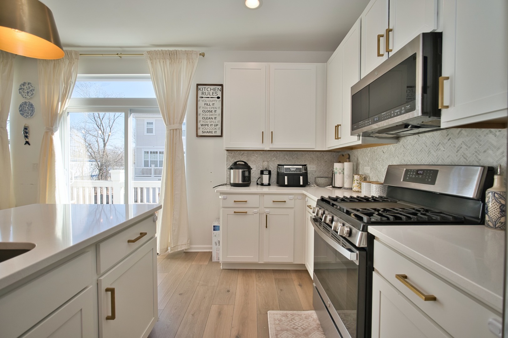 30W024 Brayman Court, Warrenville, IL 60563