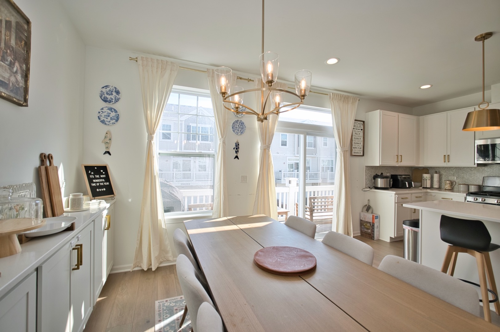 30W024 Brayman Court, Warrenville, IL 60563