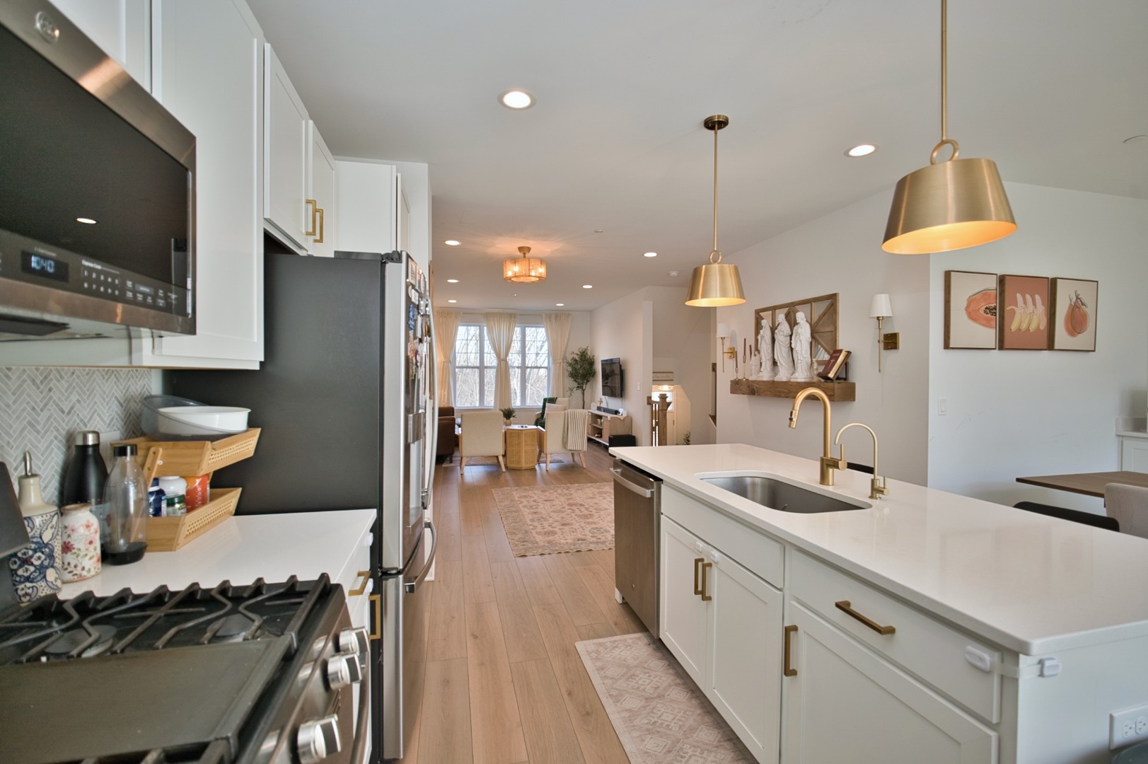 30W024 Brayman Court, Warrenville, IL 60563