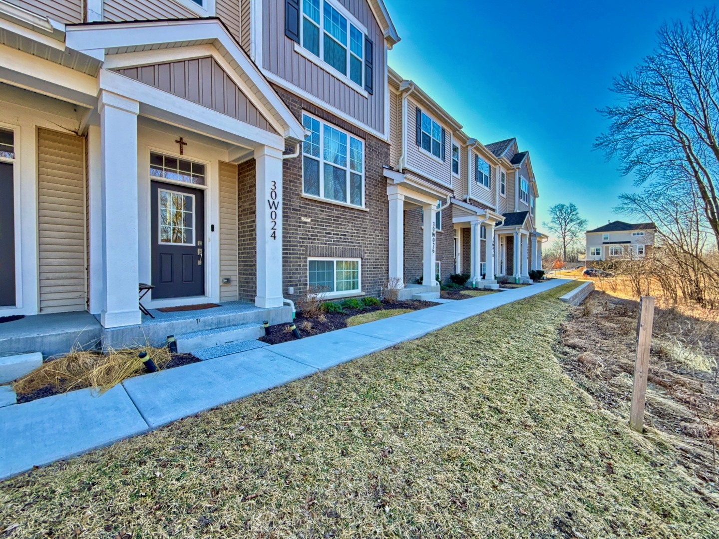 30W024 Brayman Court, Warrenville, IL 60563