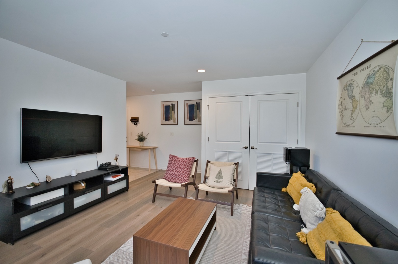 30W024 Brayman Court, Warrenville, IL 60563