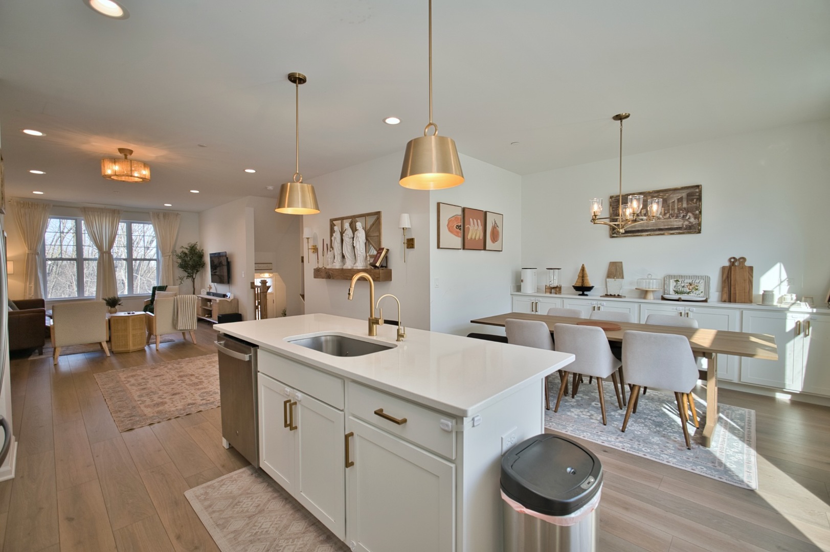 30W024 Brayman Court, Warrenville, IL 60563