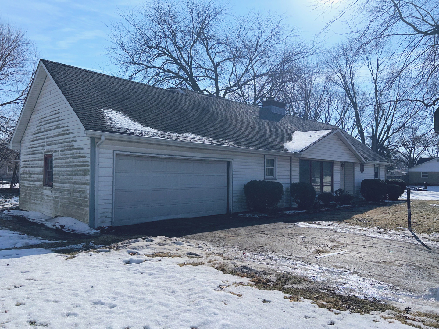 44 Strasma West Drive, Kankakee, IL 60901