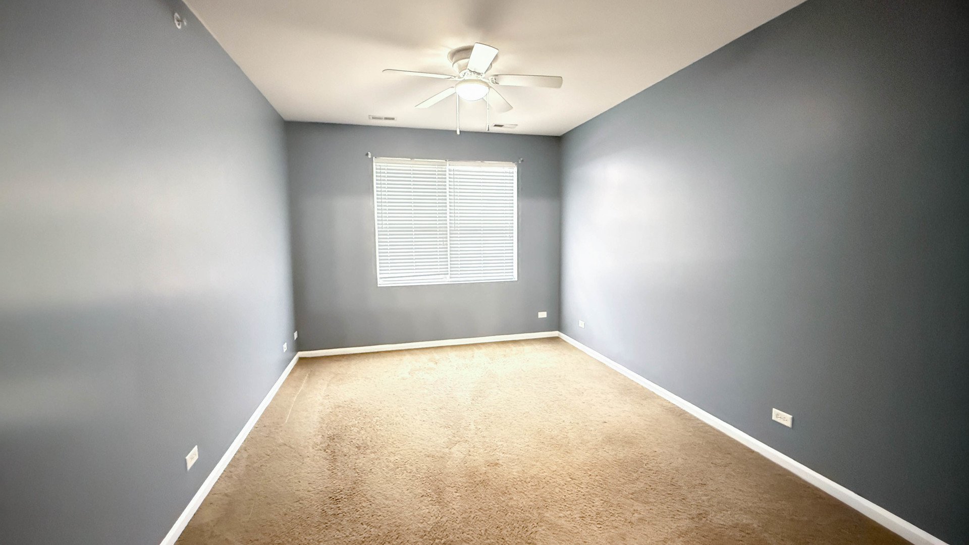 2250 Aurora Drive #24, Pingree Grove, IL 60140