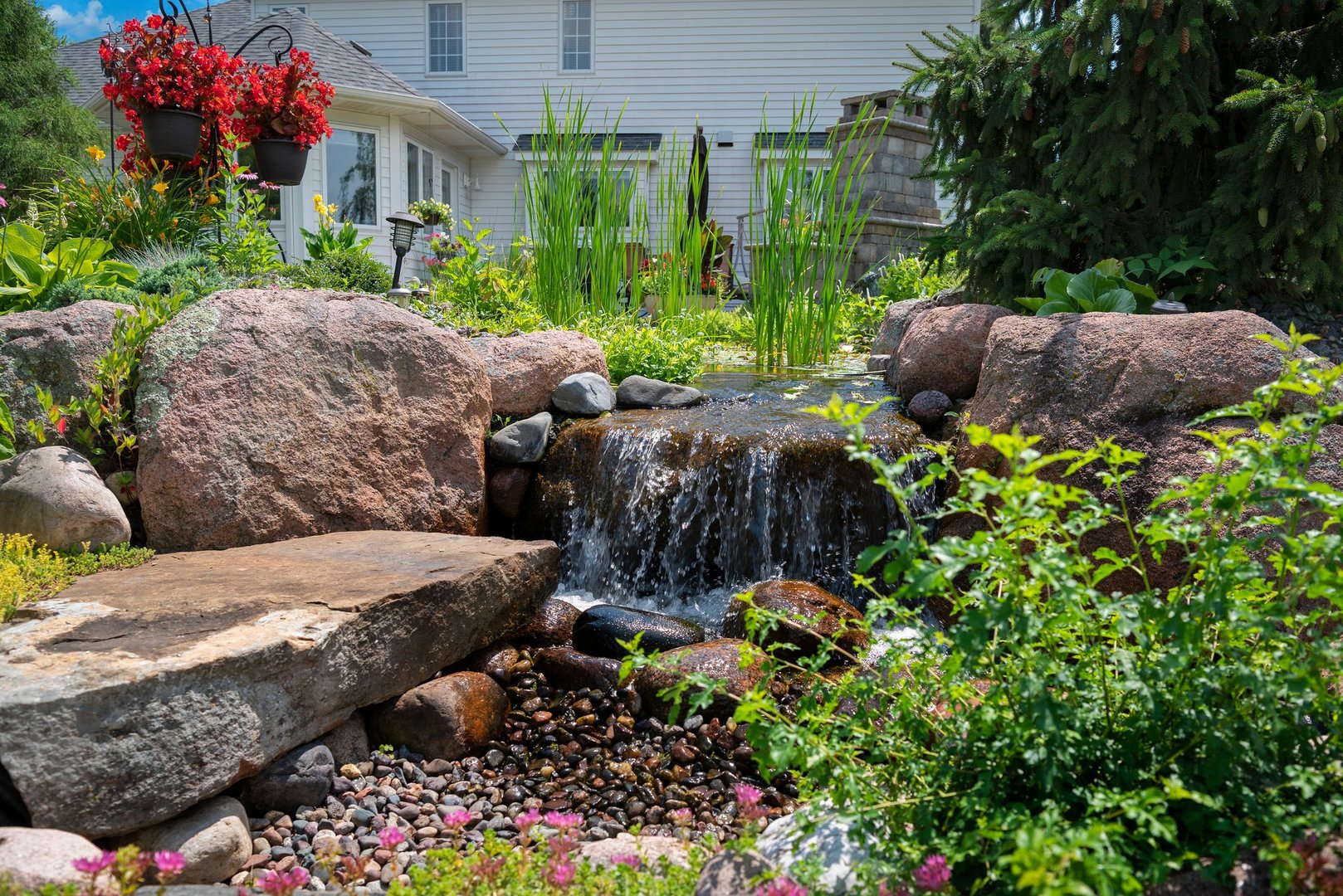 877 Elm Street, Sugar Grove, IL 60554