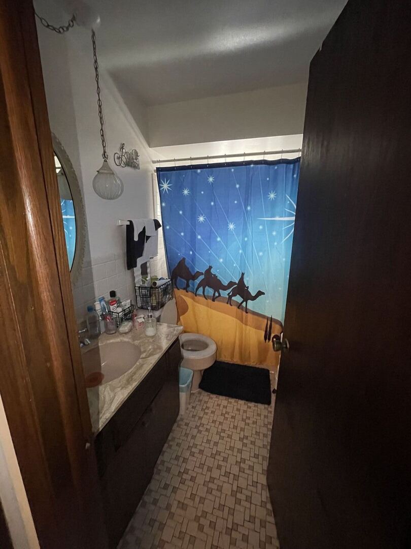 1600 MEMORIAL Drive, Calumet City, IL 60409