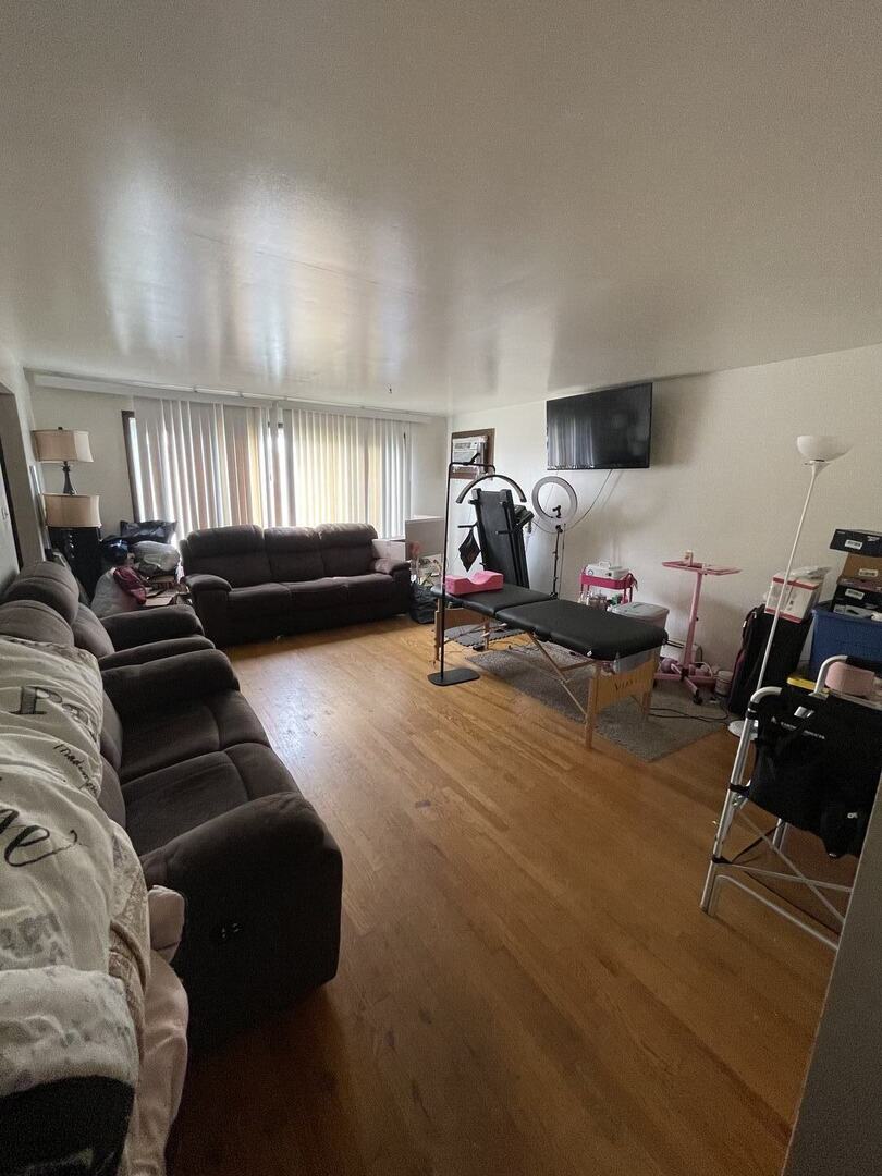 1600 MEMORIAL Drive, Calumet City, IL 60409