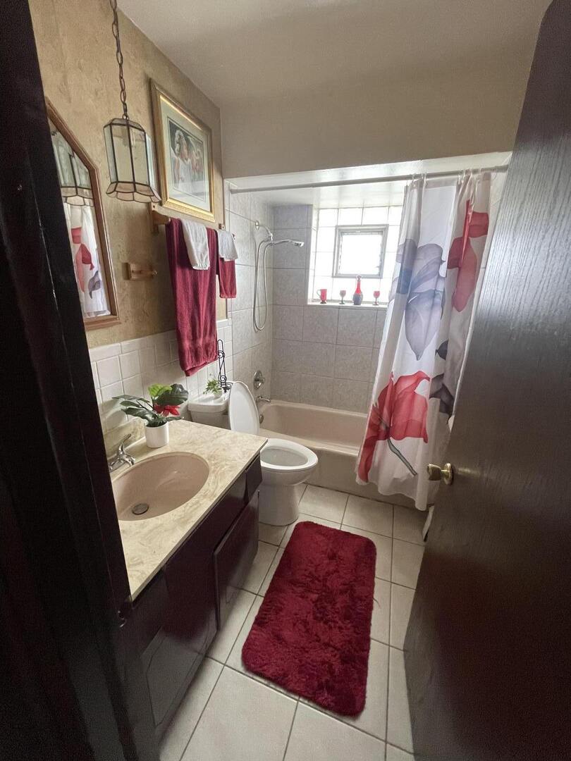 1600 MEMORIAL Drive, Calumet City, IL 60409