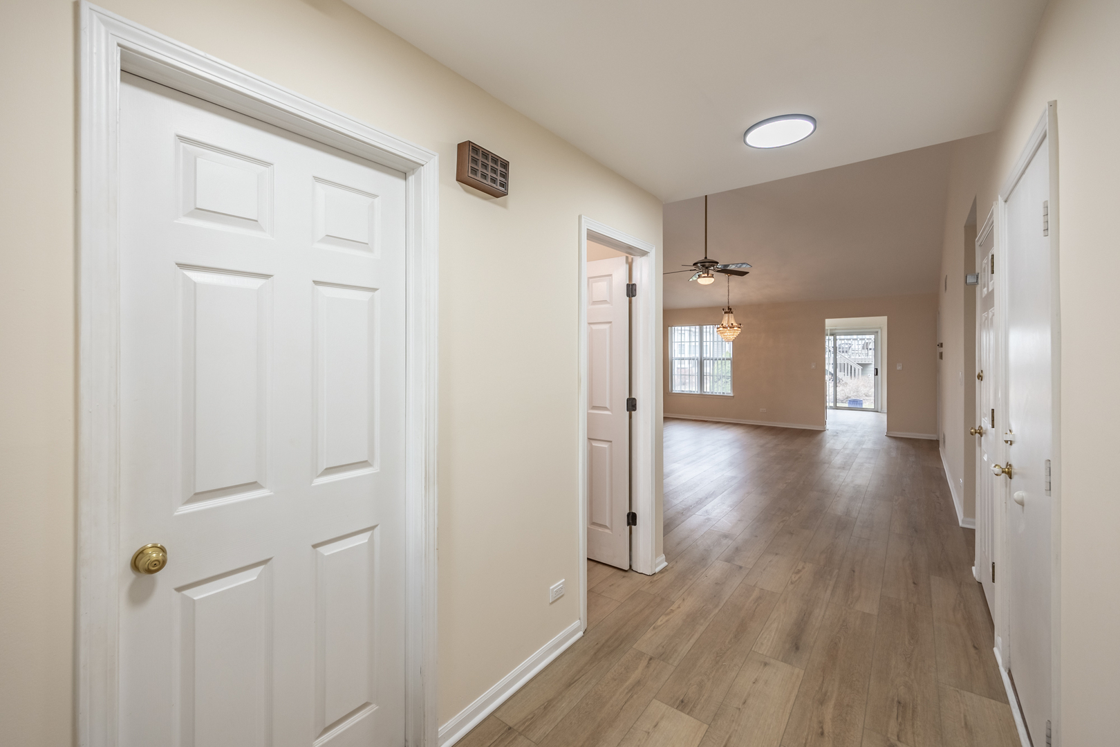 1179 Edington Court, Carol Stream, IL 60188