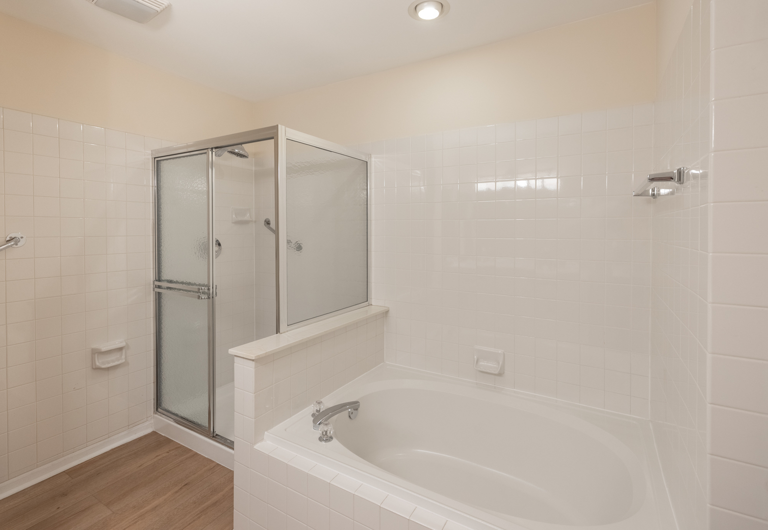 1179 Edington Court, Carol Stream, IL 60188