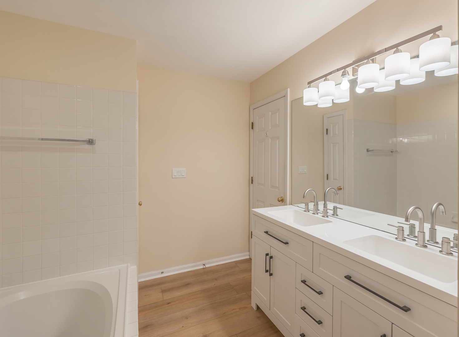 1179 Edington Court, Carol Stream, IL 60188