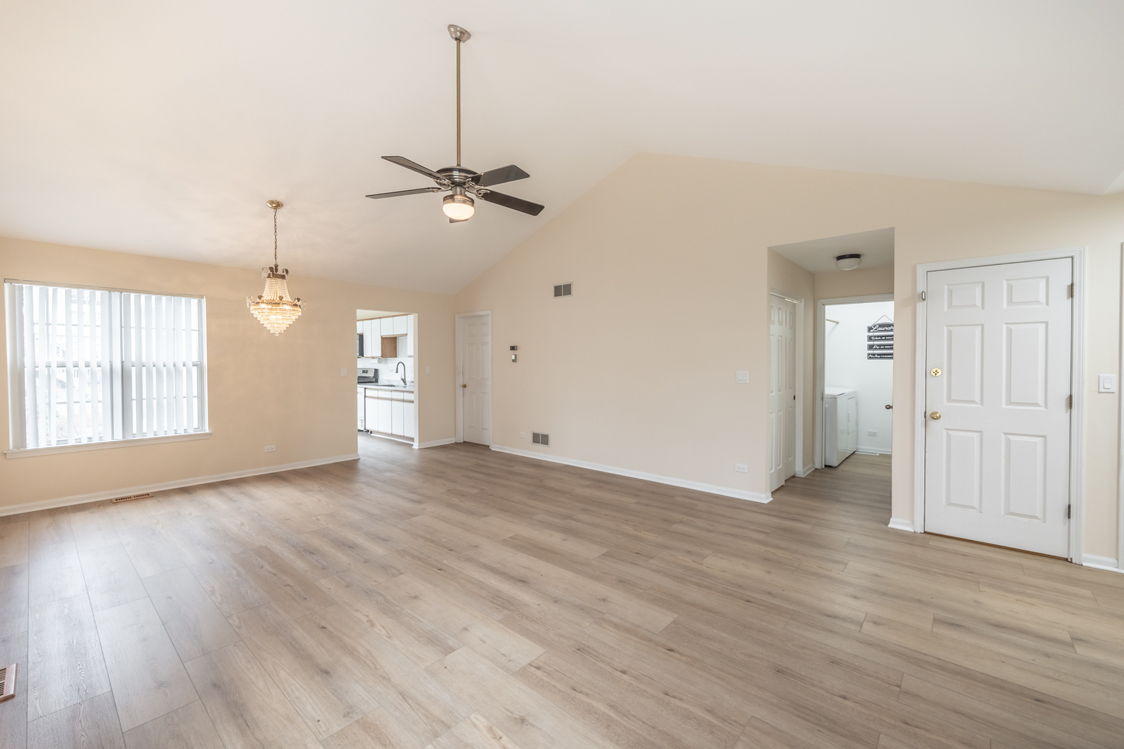 1179 Edington Court, Carol Stream, IL 60188