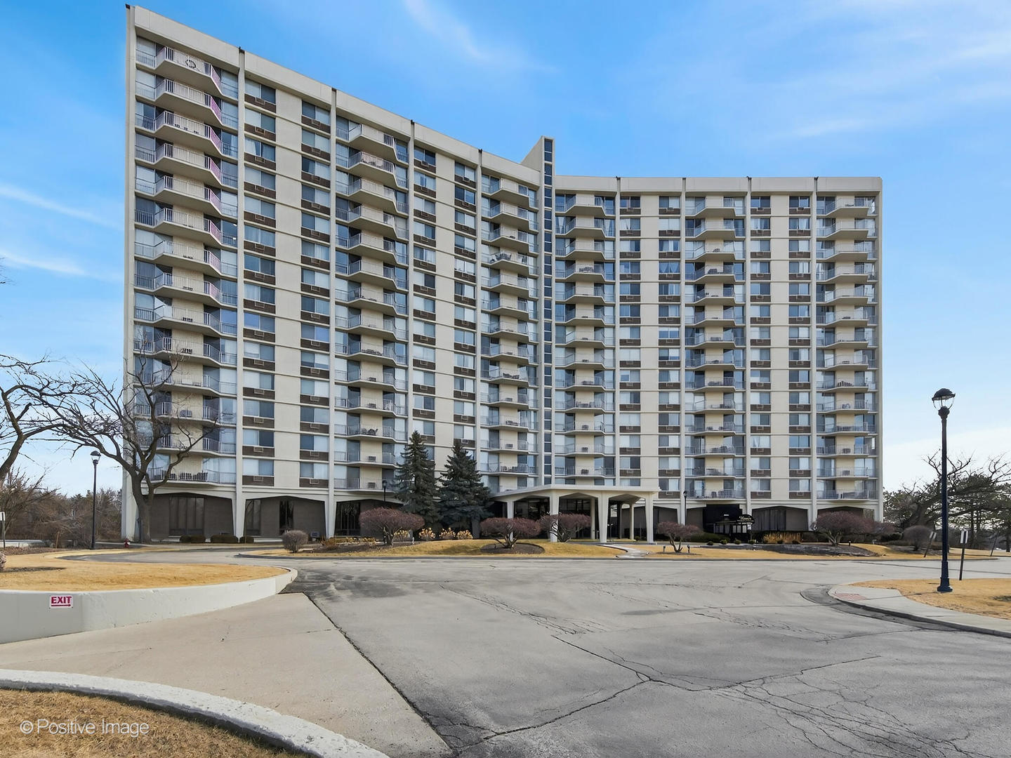 40 N Tower Road #2F, Oak Brook, IL 60523