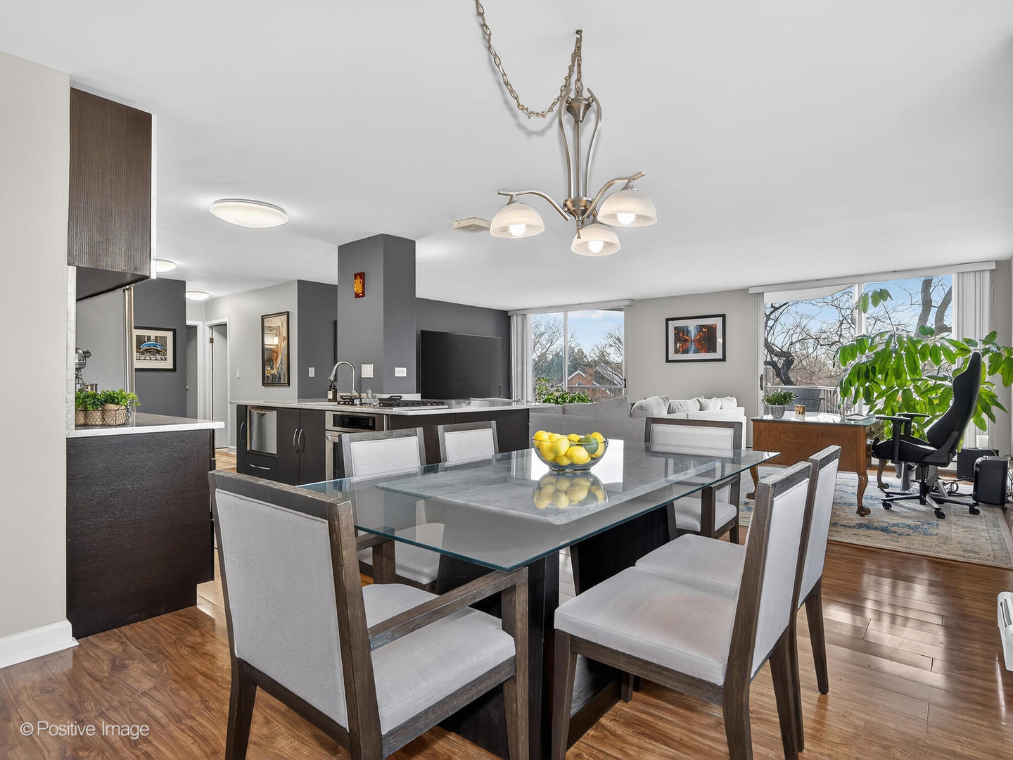 40 N Tower Road #2F, Oak Brook, IL 60523