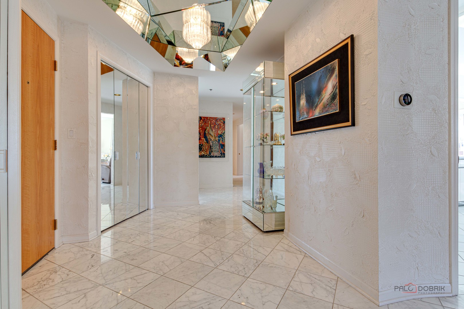 209 Rivershire Lane #203, Lincolnshire, IL 60069