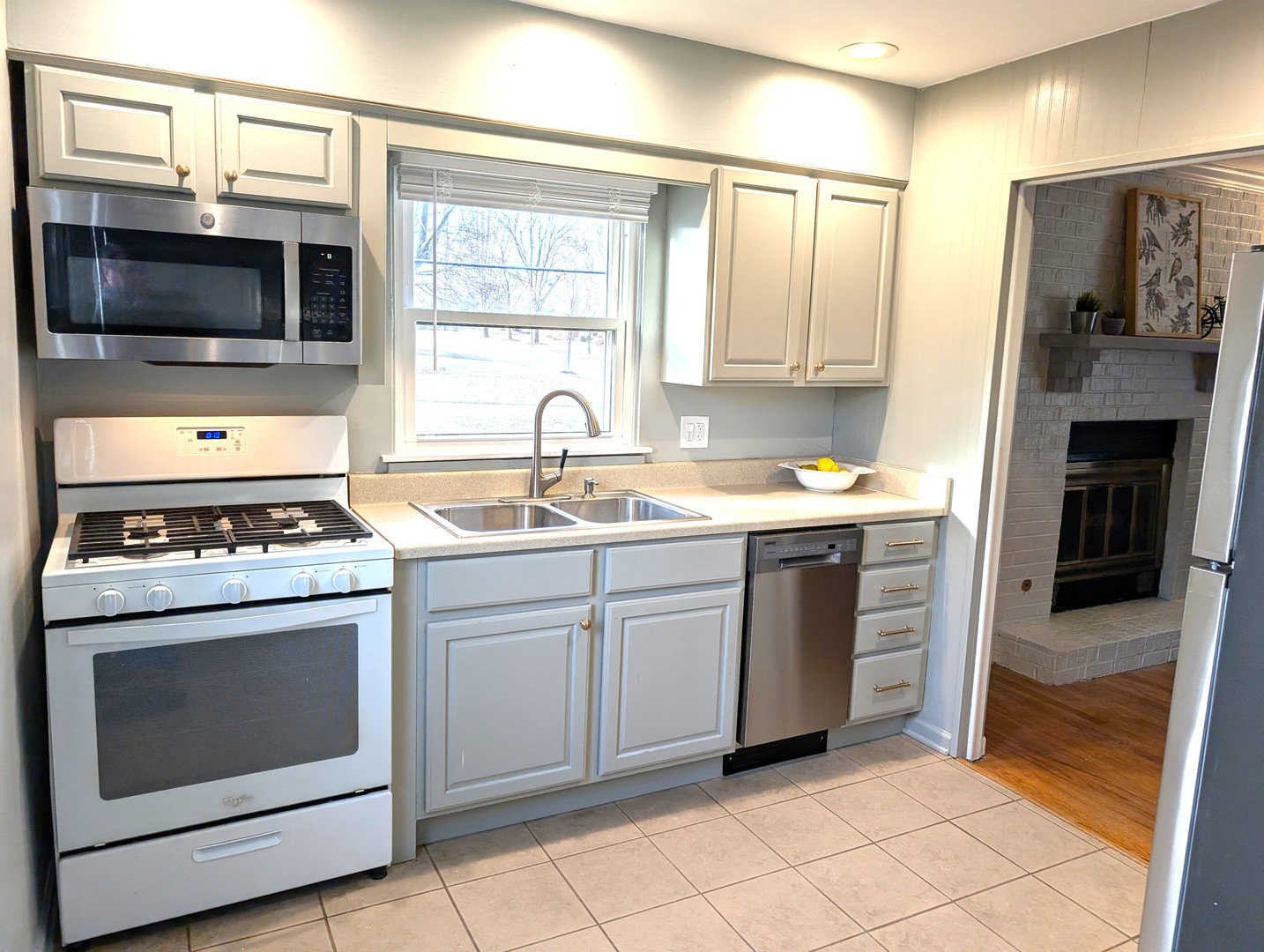 1106 N Main Street, Naperville, IL 60563