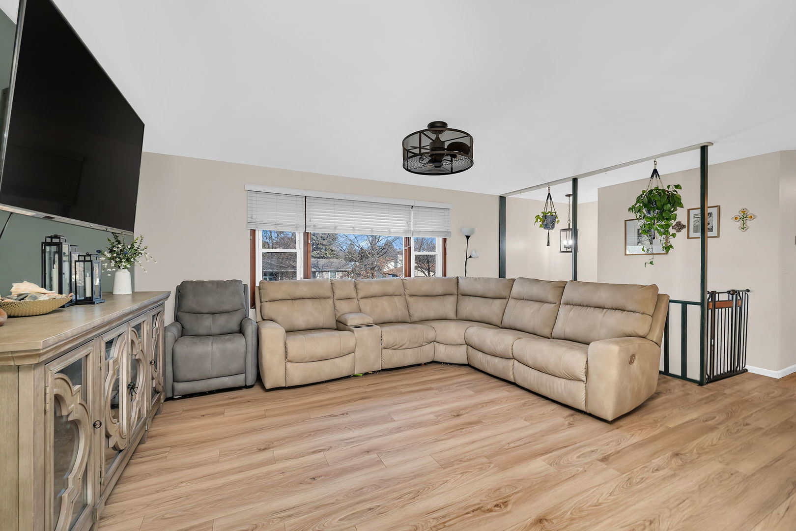 24333 S Valley Drive, Channahon, IL 60410