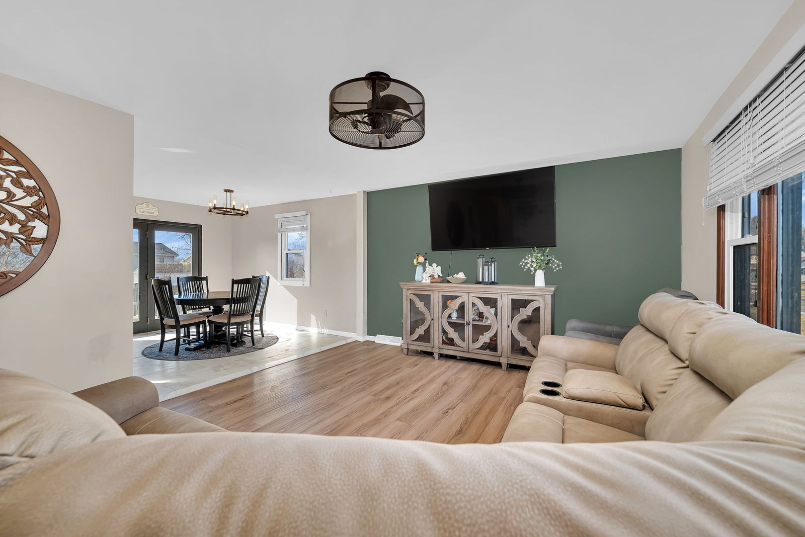 24333 S Valley Drive, Channahon, IL 60410