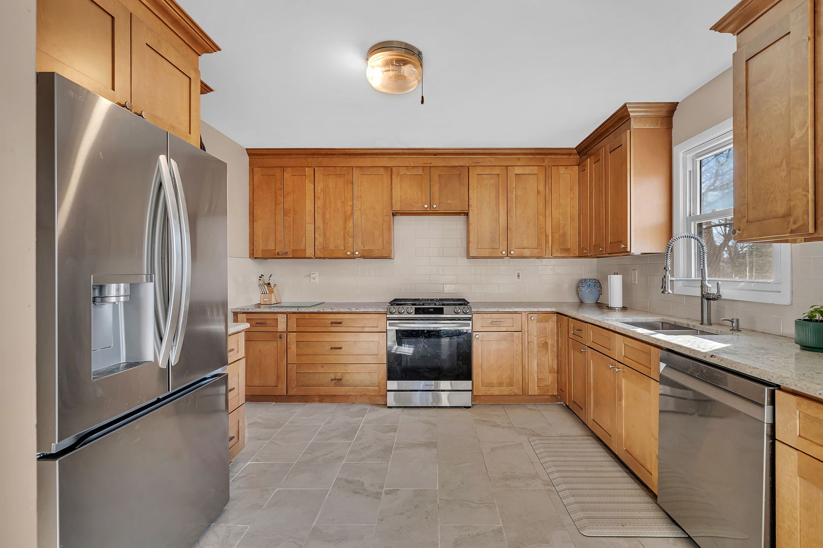 24333 S Valley Drive, Channahon, IL 60410