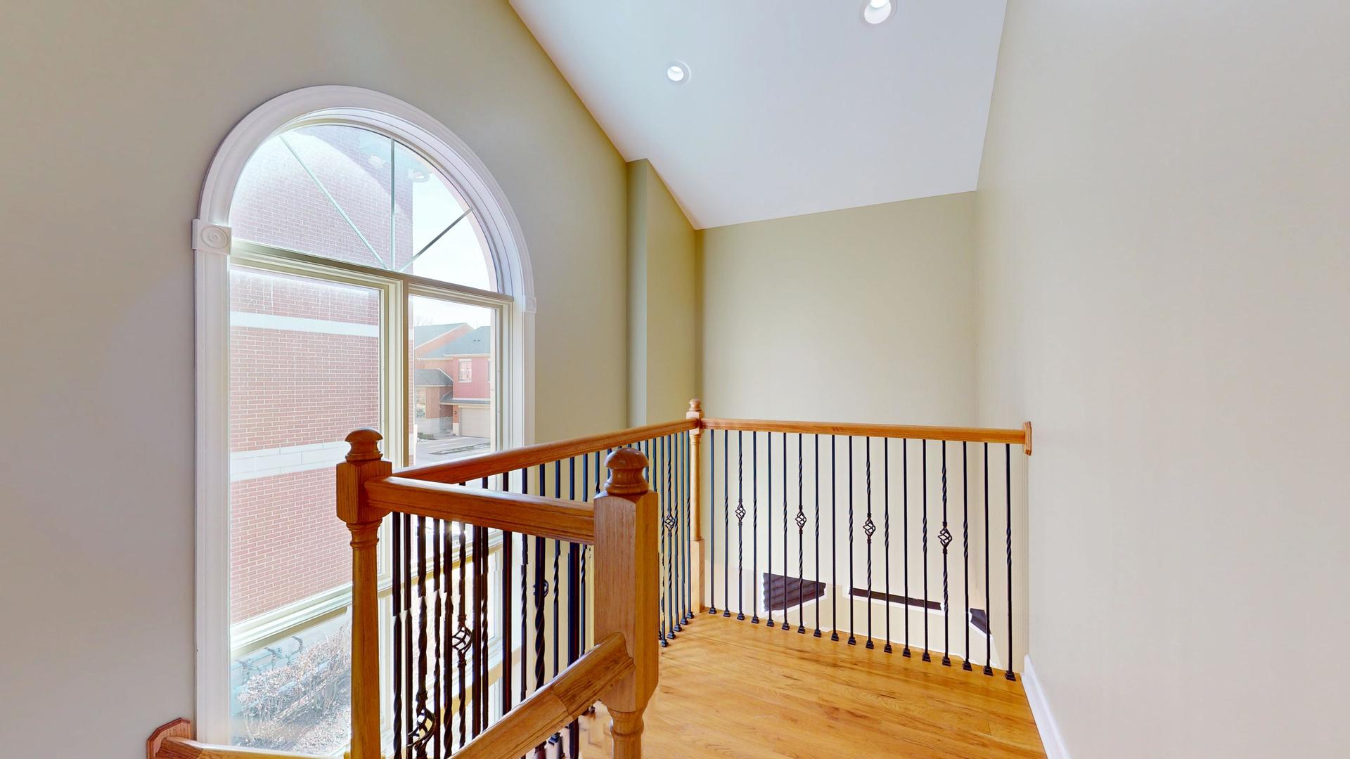 28 Legacy Lane, Wheeling, IL 60090