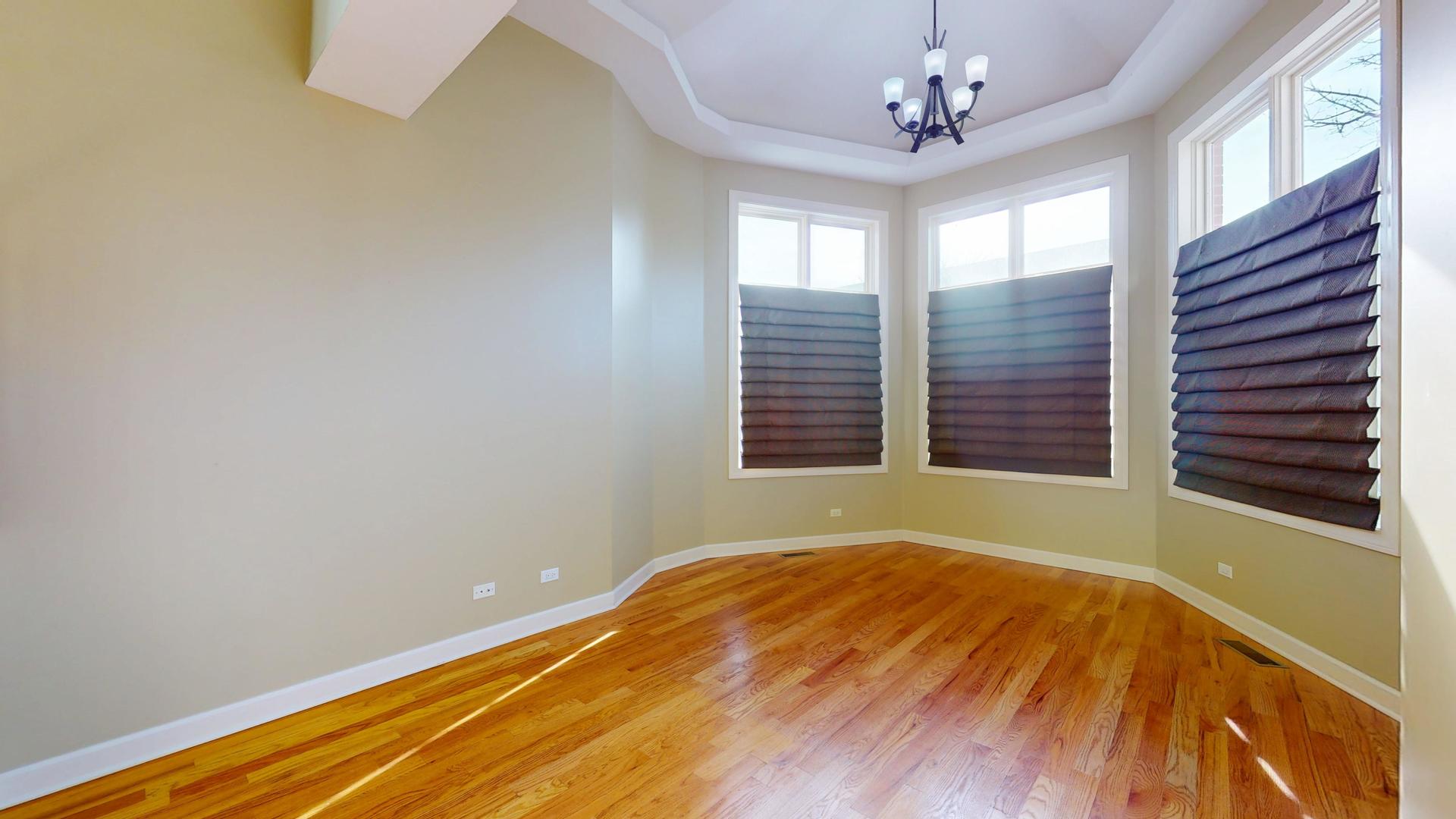 28 Legacy Lane, Wheeling, IL 60090