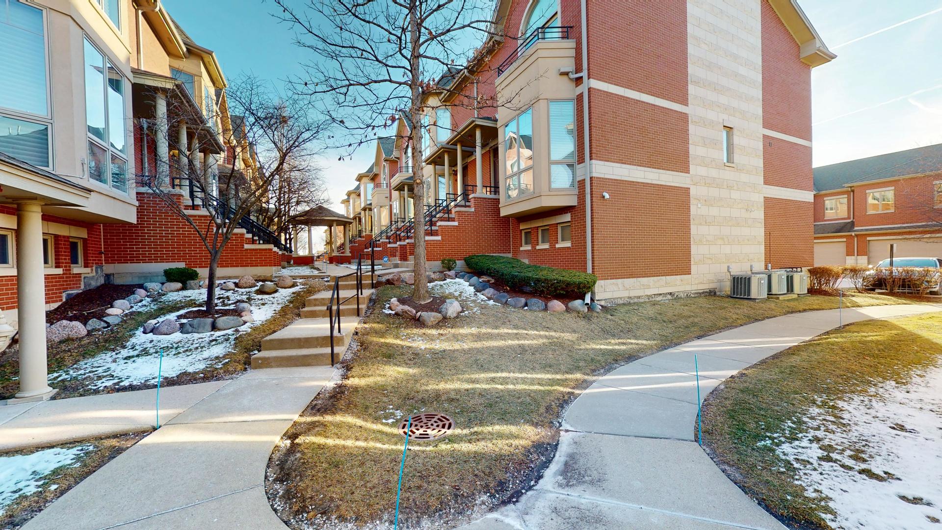 28 Legacy Lane, Wheeling, IL 60090