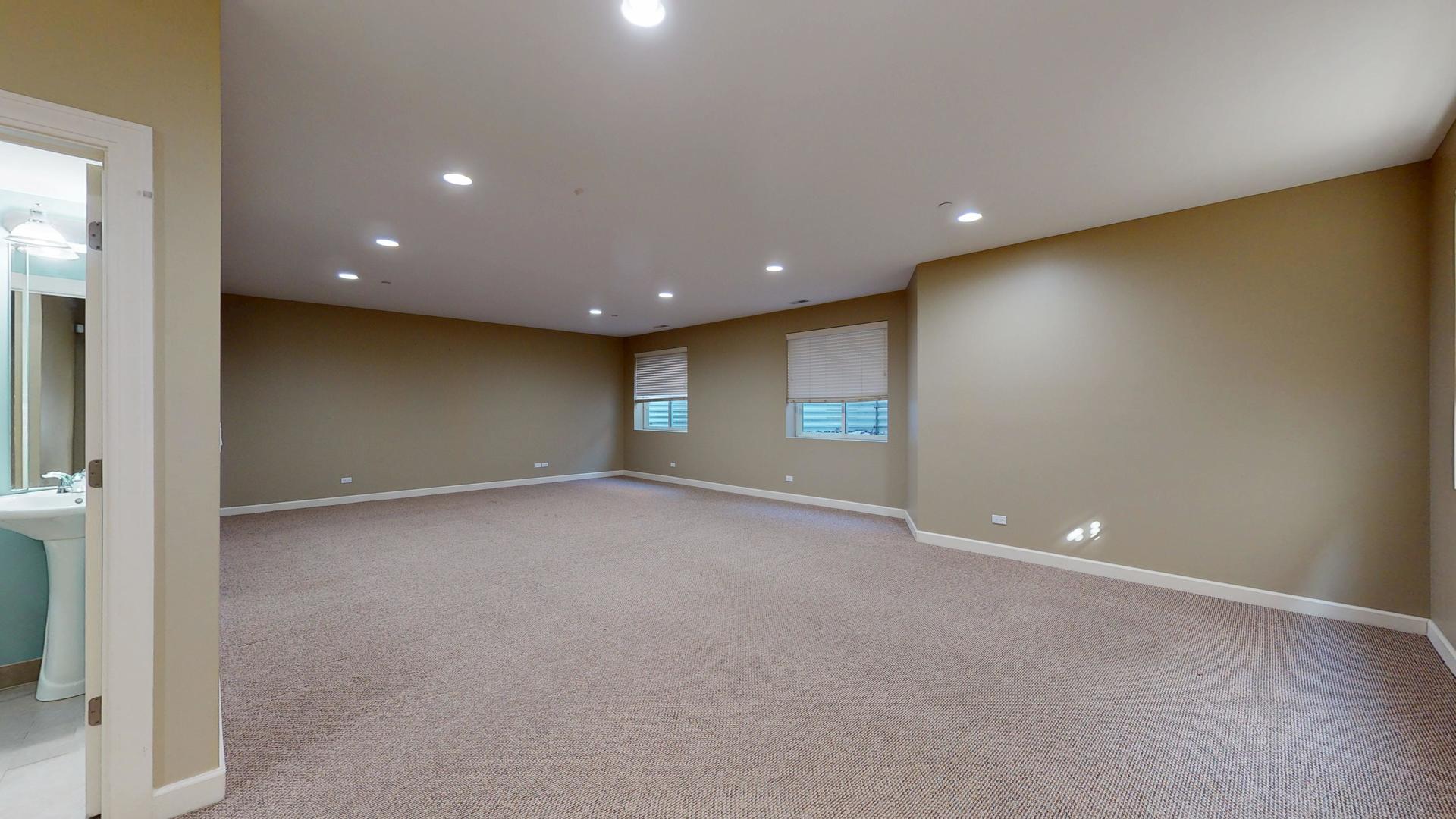 28 Legacy Lane, Wheeling, IL 60090