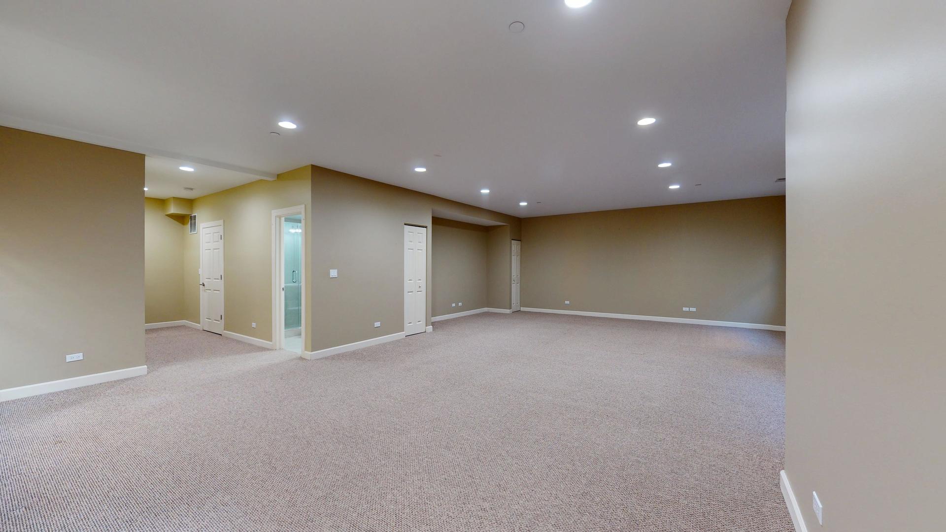 28 Legacy Lane, Wheeling, IL 60090