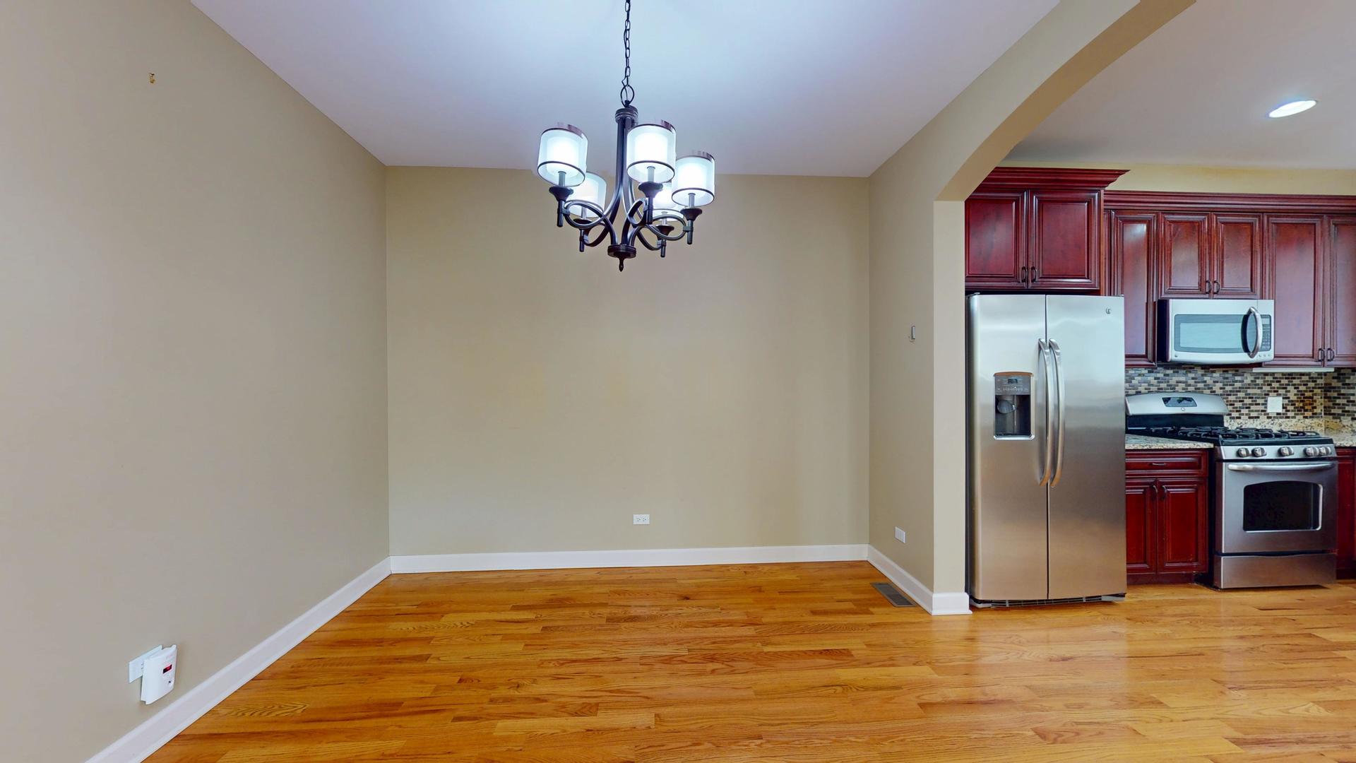 28 Legacy Lane, Wheeling, IL 60090