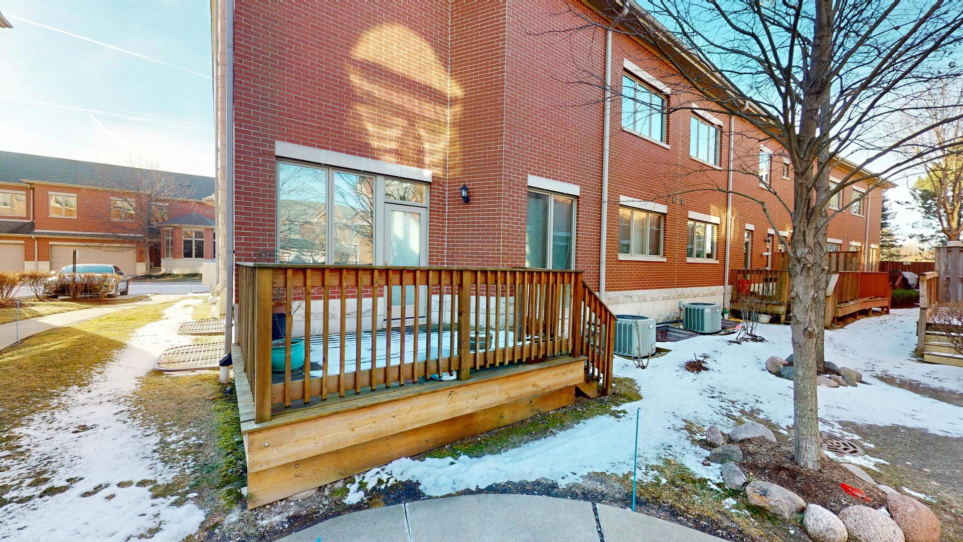 28 Legacy Lane, Wheeling, IL 60090