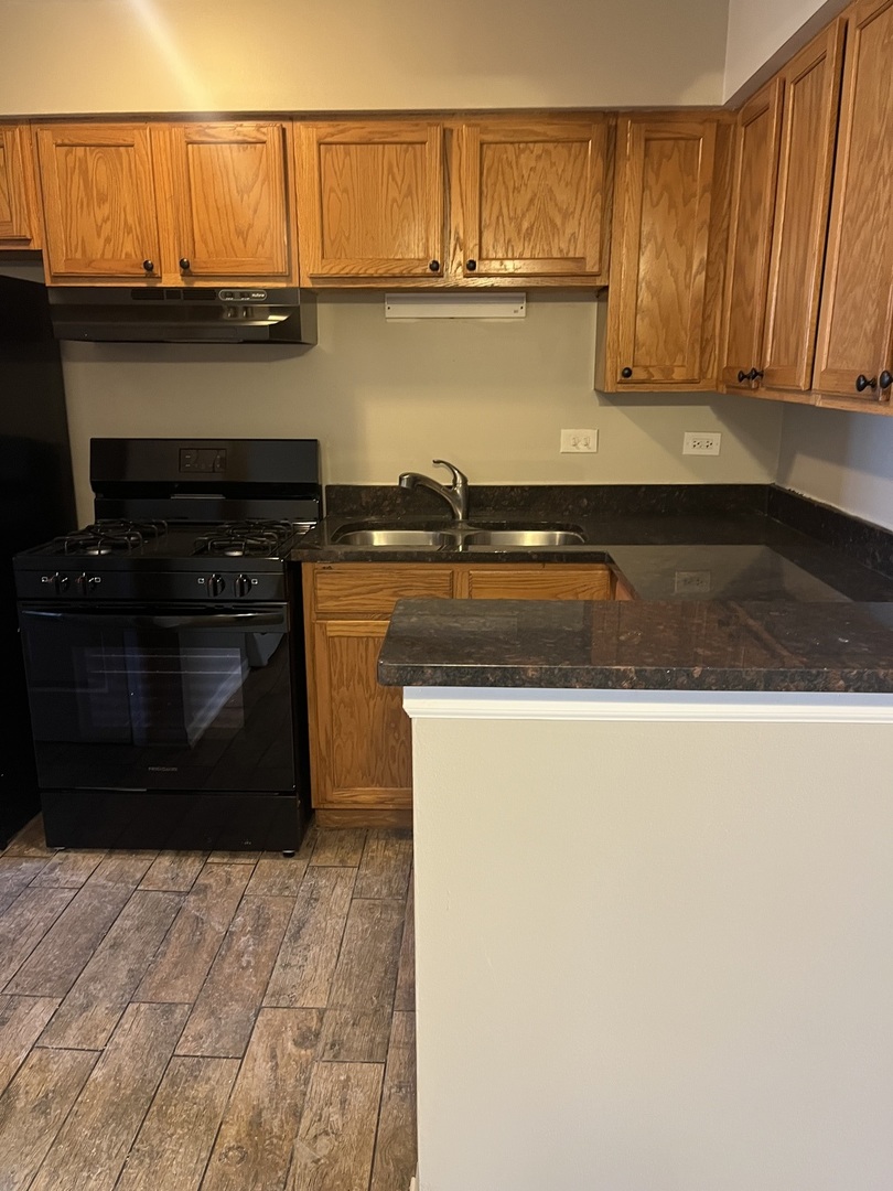 14601 S Keystone Avenue #B4, Midlothian, IL 60445