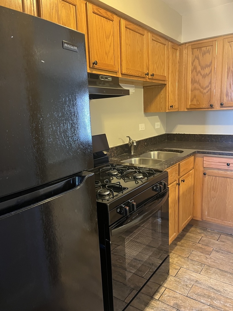 14601 S Keystone Avenue #B4, Midlothian, IL 60445