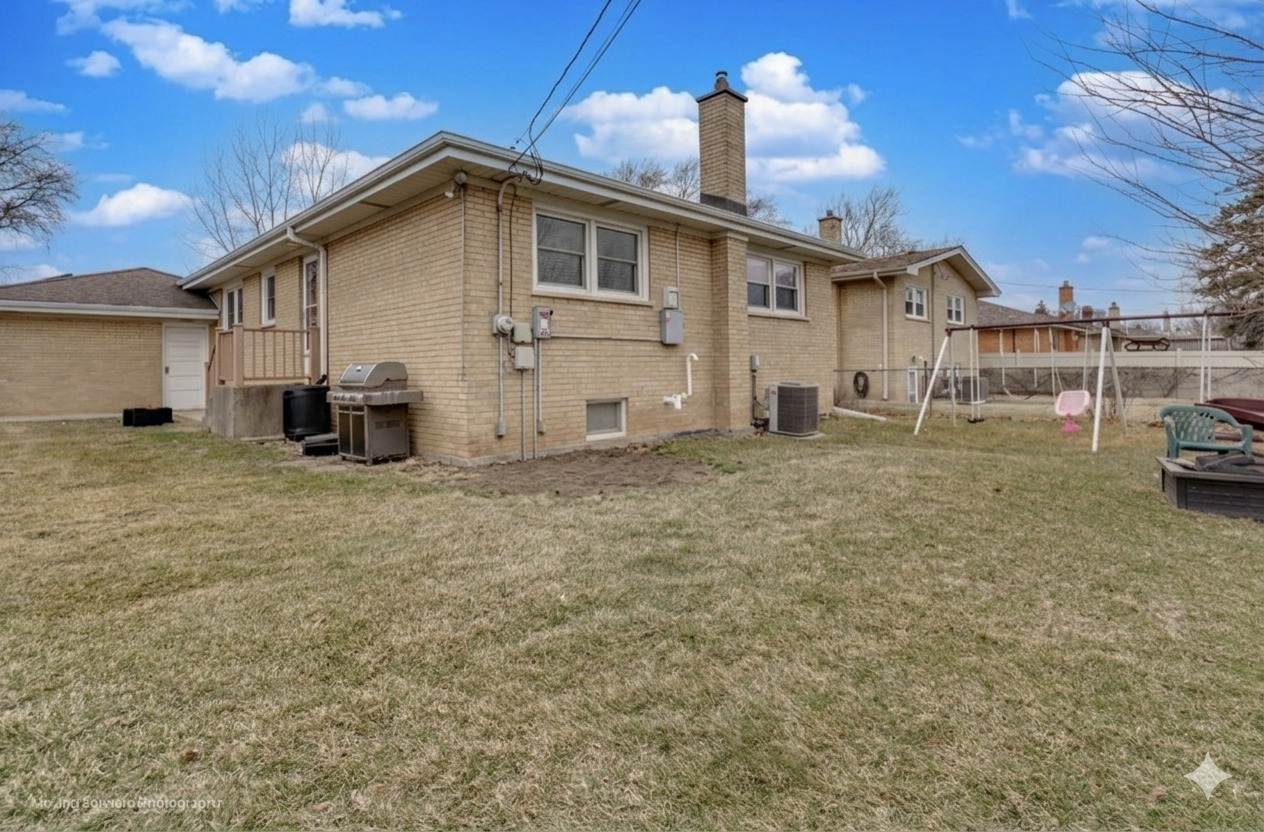 2943 Mayfair Avenue, Westchester, IL 60154