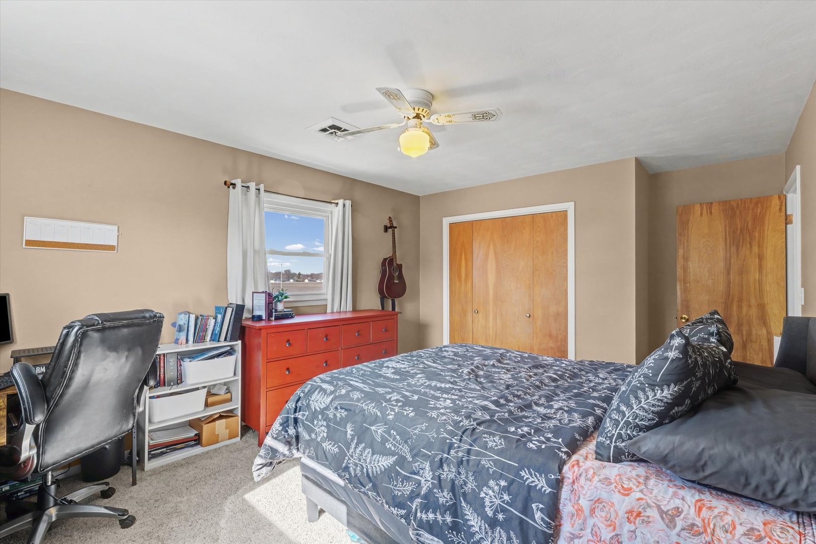 913 E 1st Street, Gibson City, IL 60936