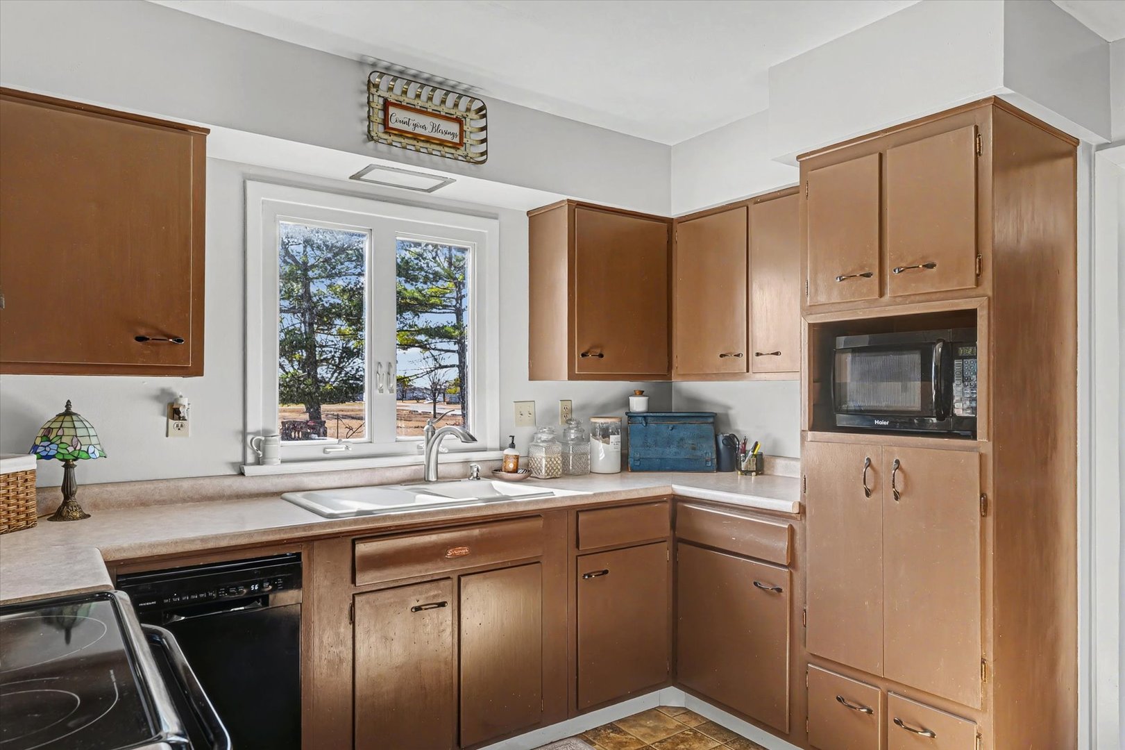 913 E 1st Street, Gibson City, IL 60936