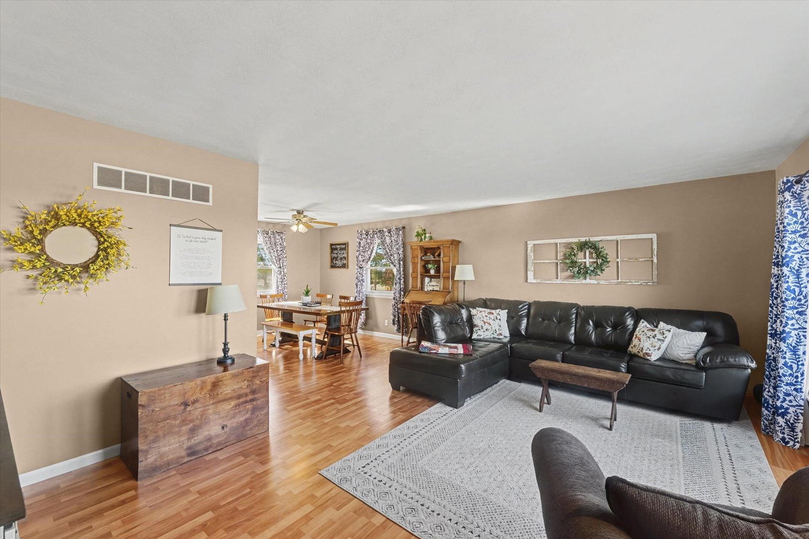 913 E 1st Street, Gibson City, IL 60936