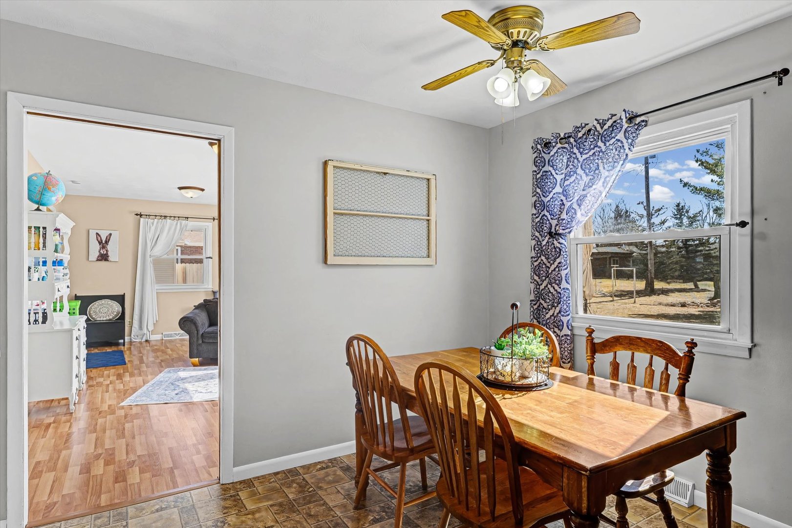 913 E 1st Street, Gibson City, IL 60936