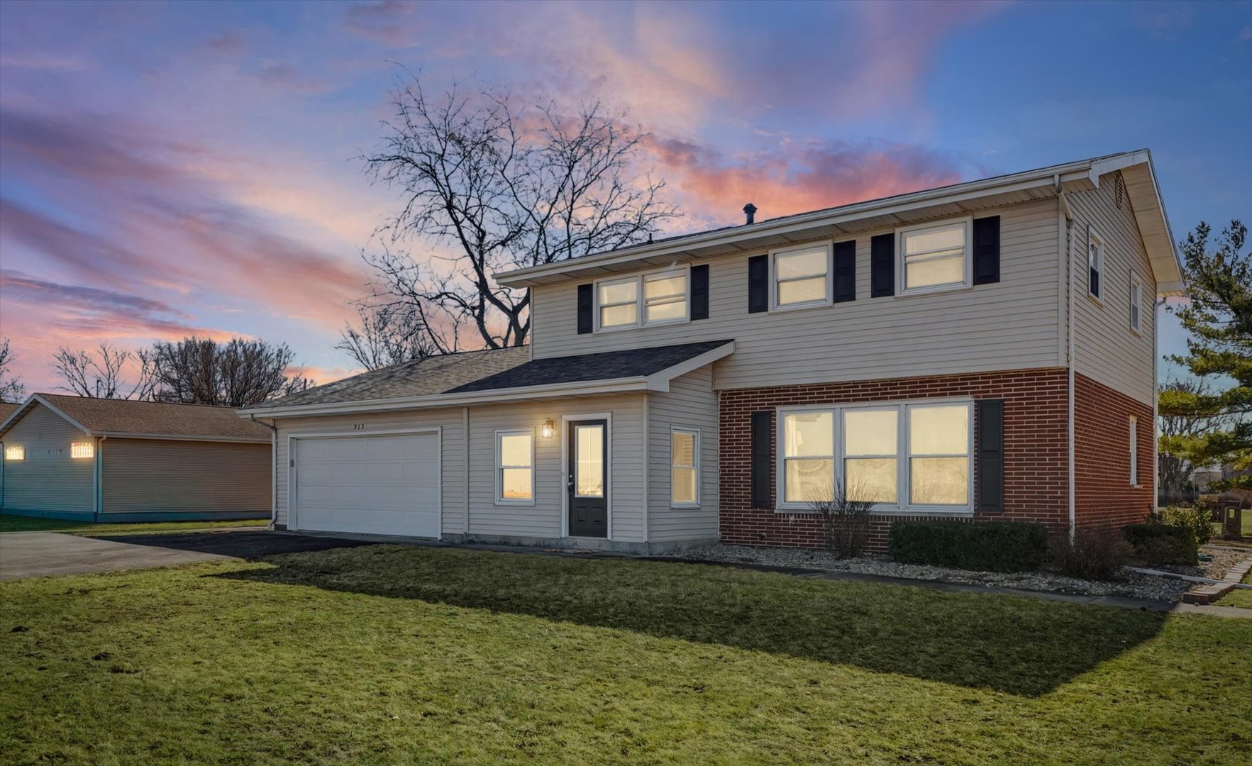 913 E 1st Street, Gibson City, IL 60936