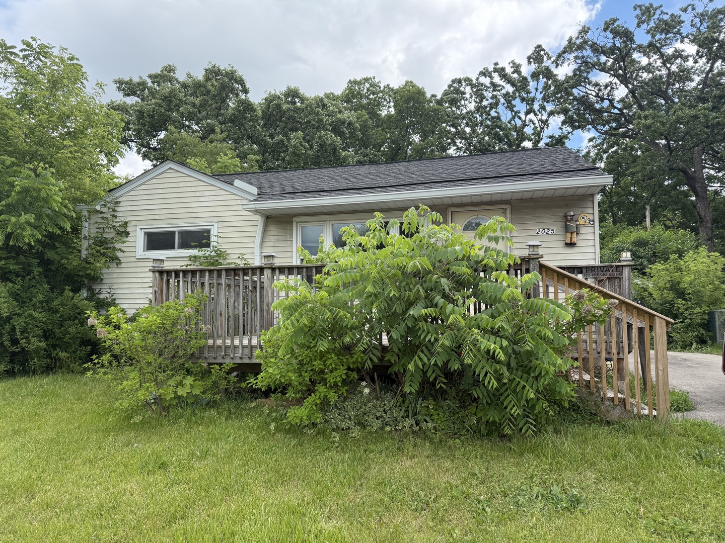 2025 Delaware Road, Waukegan, IL 60087