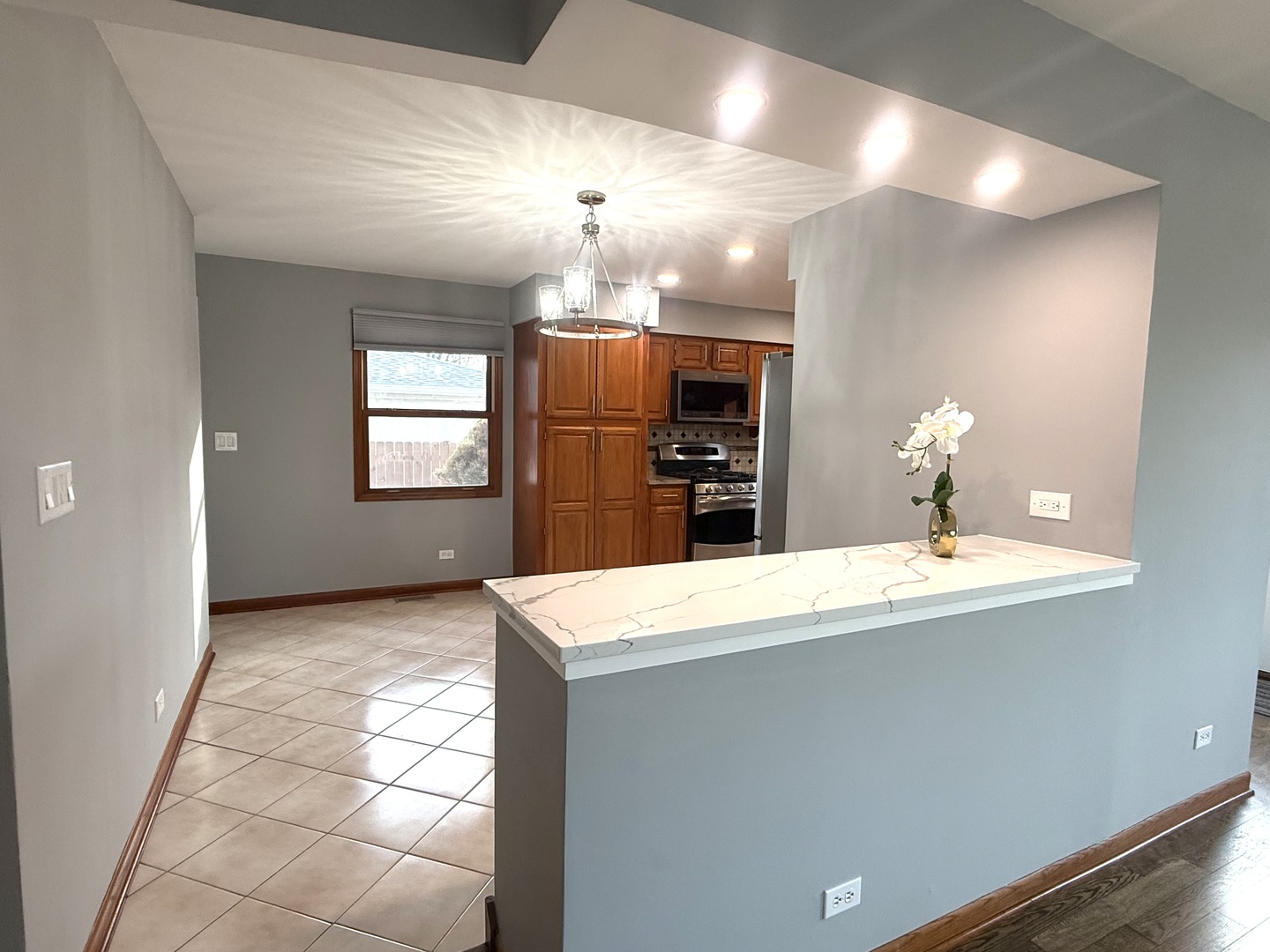 267 N Idlewild Avenue, Mundelein, IL 60060